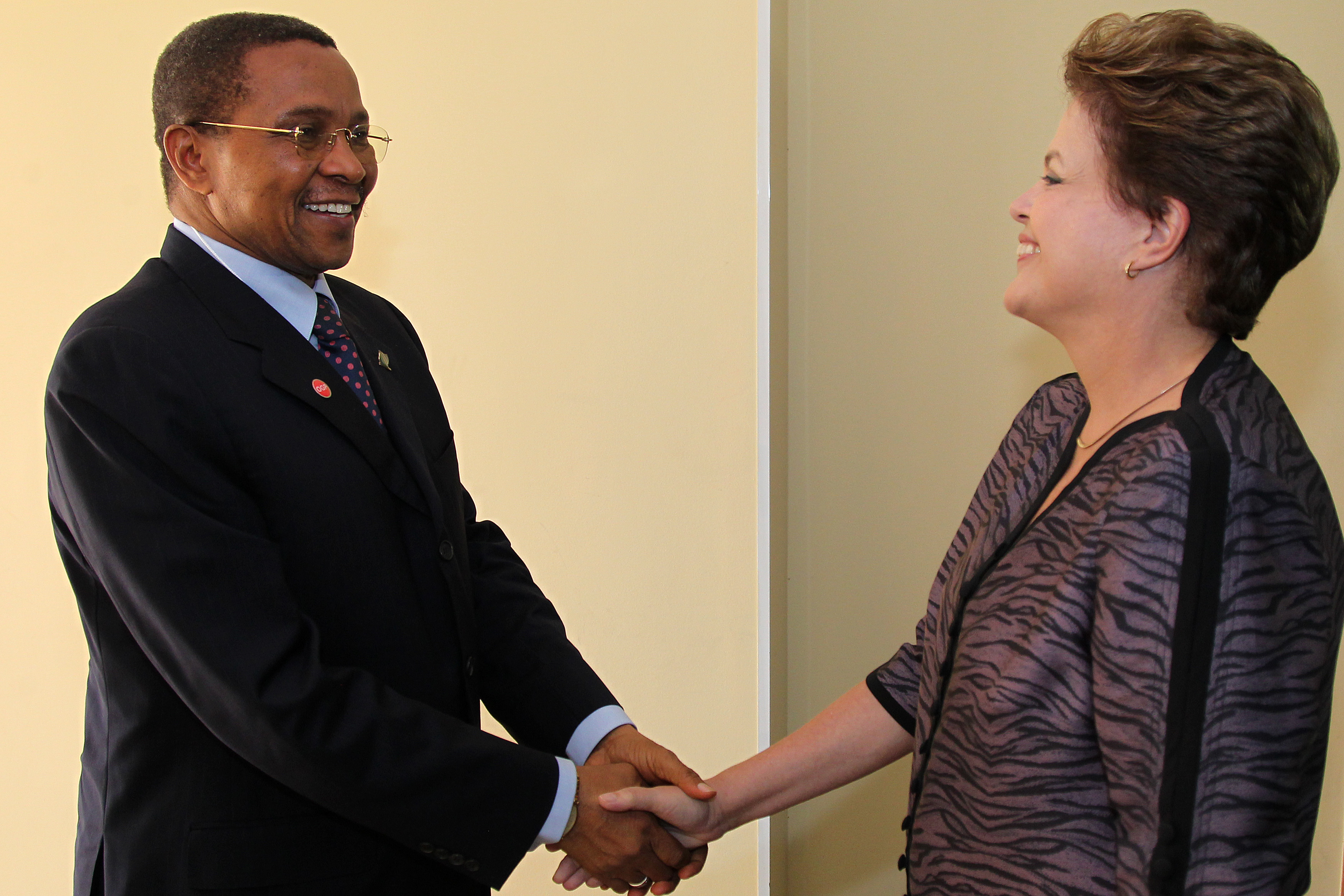 Presidenta Dilma Rousseff e o Presidente da Tanzania, Srº Jakaya Kikwete, durante a 1ª Conferência de Alto Nível para Governo Aberto ( OGP ). Brasília - DF, 17/04/2012