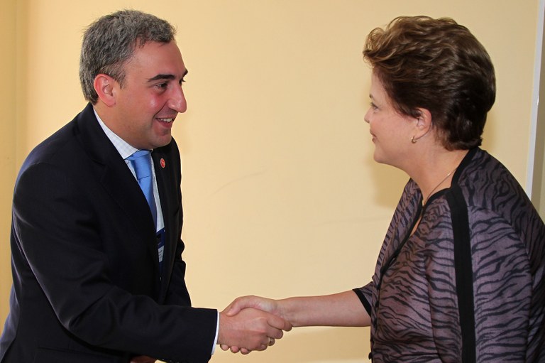 Presidenta Dilma Rousseff e primeiro ministro da Geórgia, Srº Nika Gilauri, durante a 1ª Conferência de Alto Nível para Governo Aberto ( OGP ). Brasília - DF, 17/04/2012