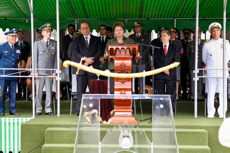 Presidenta Dilma Rousseff, durante cerimônia de entrega de espadins aos 441 cadetes da Academia Militar das Agulhas Negras. Resende-RJ, 20/08/2011