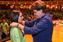 Presidenta Dilma Rousseff condecora Laura Ribeiro Franco (13 anos), deficiente visual, premiada na 6ª Olimpíada Brasileira de Matemática das Escolas Públicas. Rio de Janeiro-RJ, 21/06/2011