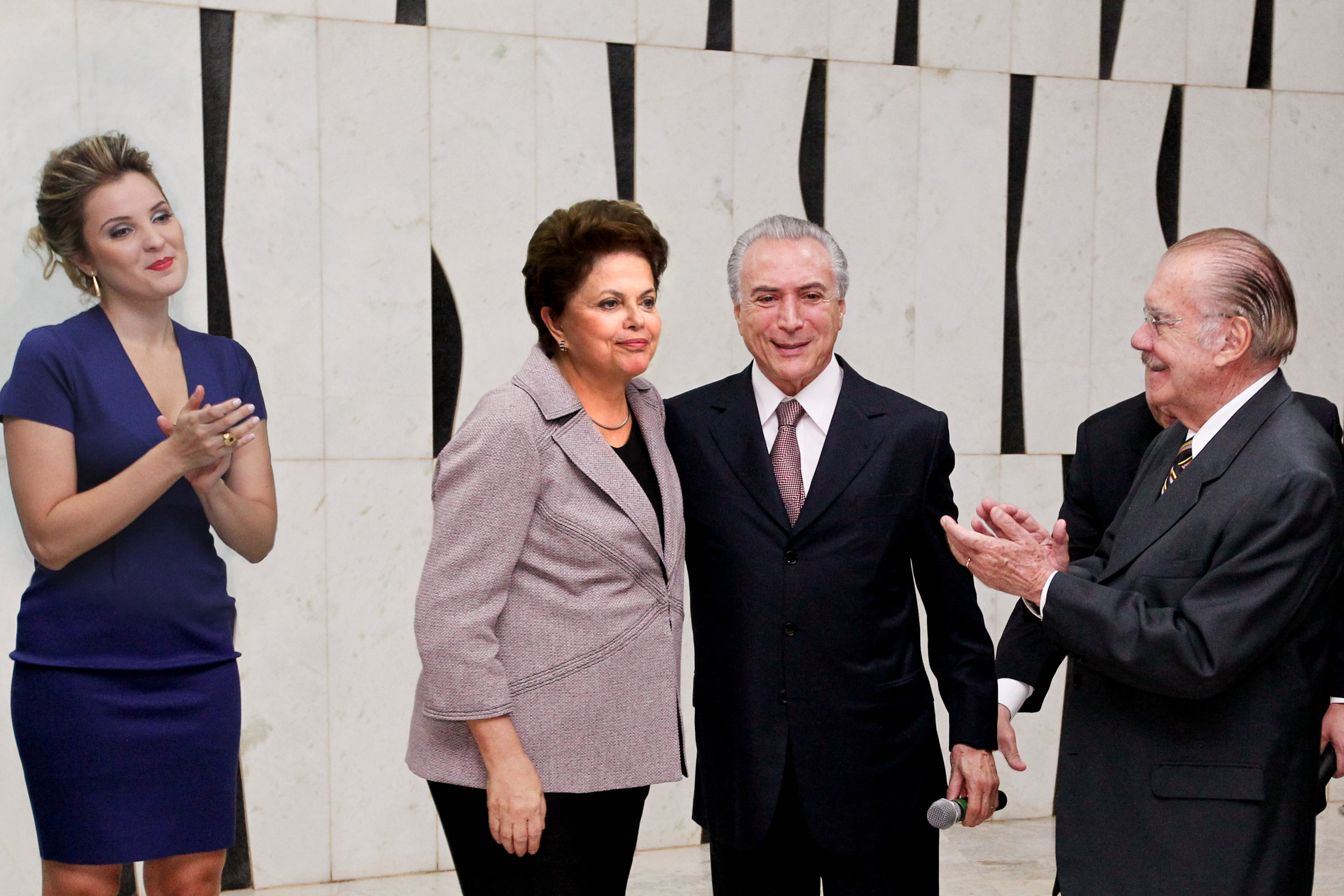 Presidenta Dilma Rousseff durante jantar com parlamentares e ministros do PMDB, oferecido pelo vice-presidente Michel Temer. Brasília-DF, 23/08/2011 