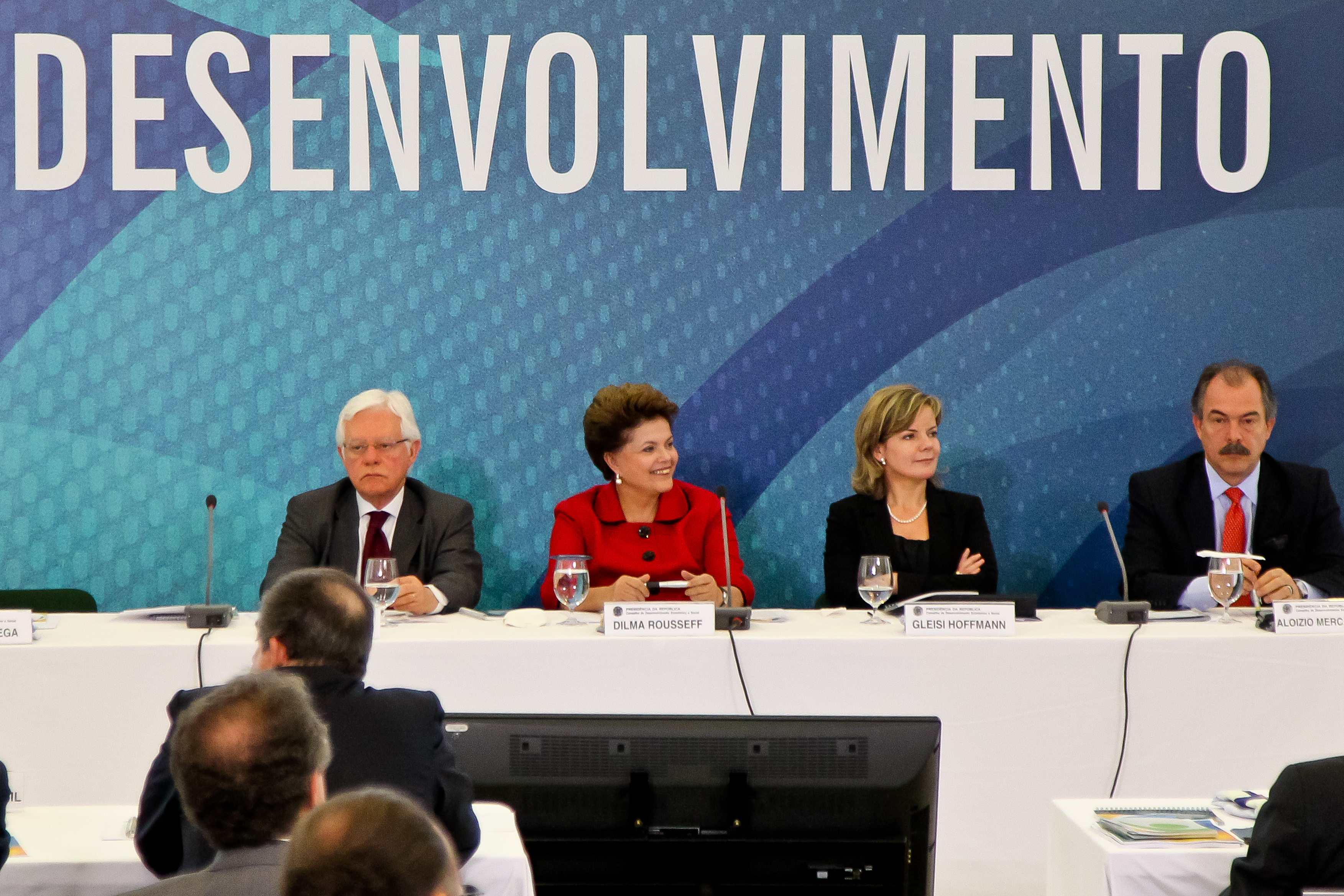 Presidenta Dilma Rousseff participa da 38ª Reunião Ordinária do Pleno do Conselho de Desenvolvimento Econômico e Social (CDES), no Palácio do Planalto. Brasília-DF, 26/07/2011 