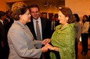 Presidenta Dilma Rousseff cumprimenta Lucinha Araújo, mãe de Cazuza e presidente da Sociedade Viva Cazuza, na chegada à cerimônia de comemoração dos 60 anos do jornal O Dia. Rio de Janeiro-RJ, 27/06/2011