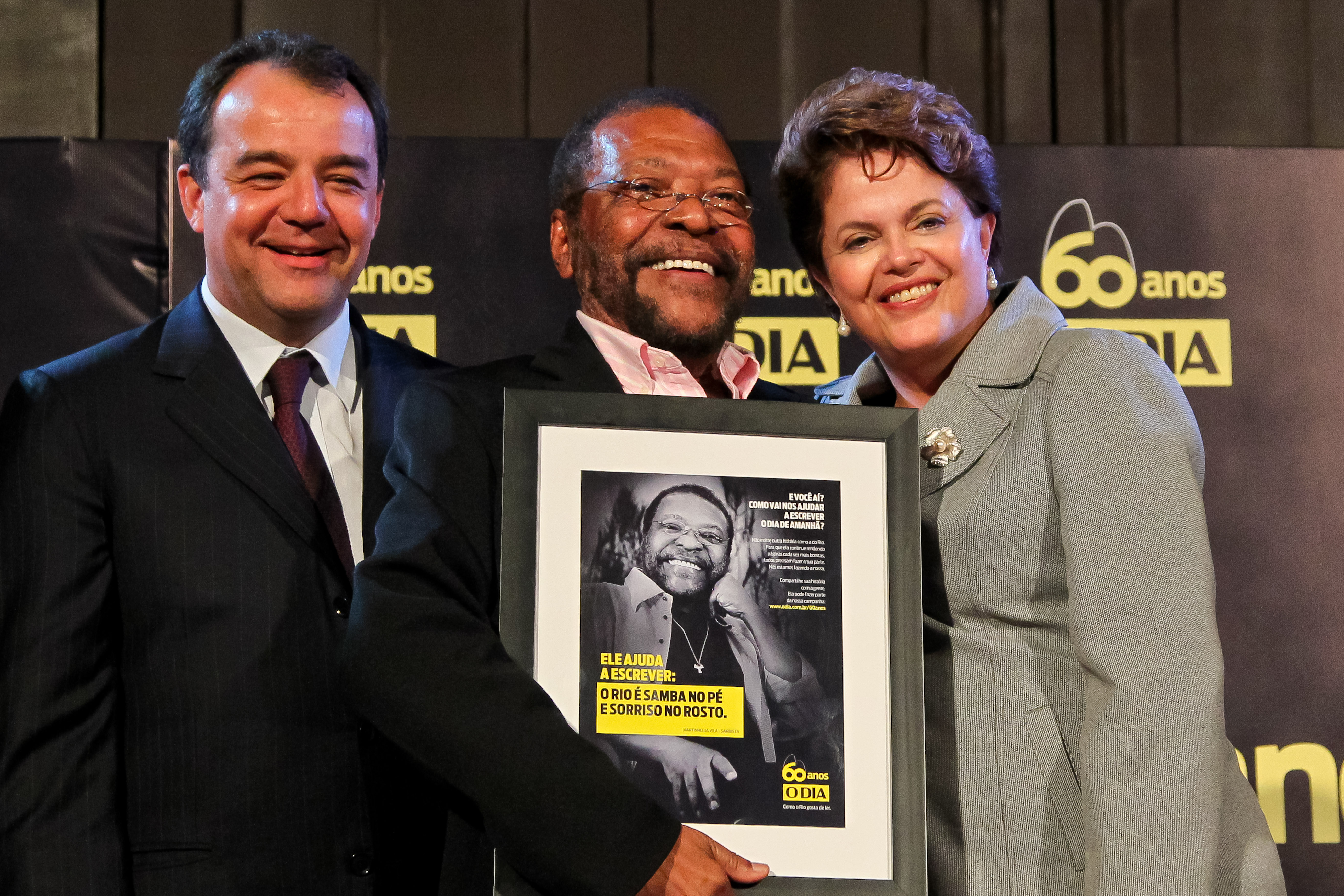 Presidenta Dilma Rousseff, o governador Sérgio Cabral e o cantor Martinho da Vila durante cerimônia de comemoração dos 60 anos do jornal O Dia. Rio de Janeiro-RJ, 27/06/2011