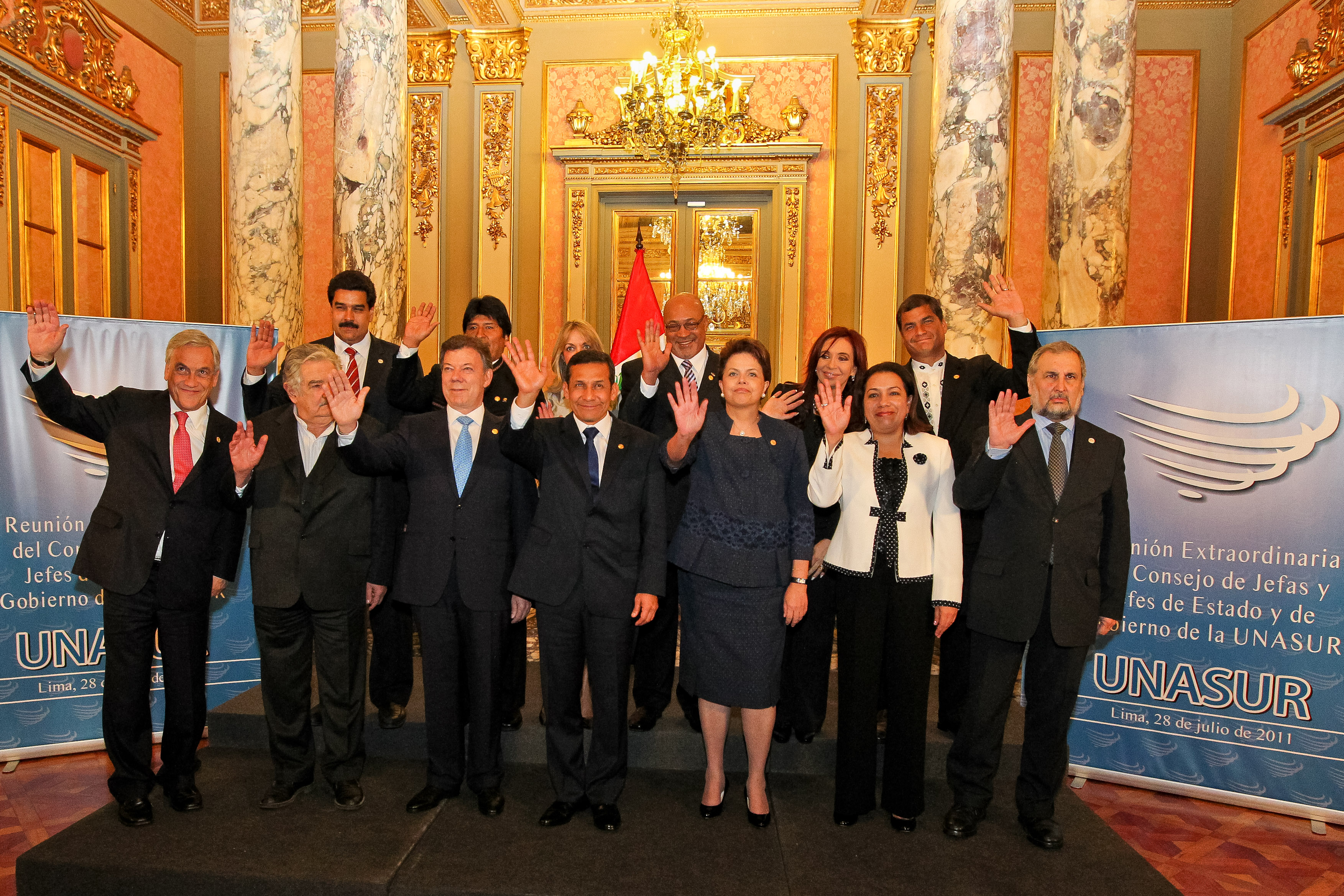 Presidenta Dilma posa para foto oficial dos chefes de Estado e de Governo da Unasul. Lima-Peru, 28/07/2011  