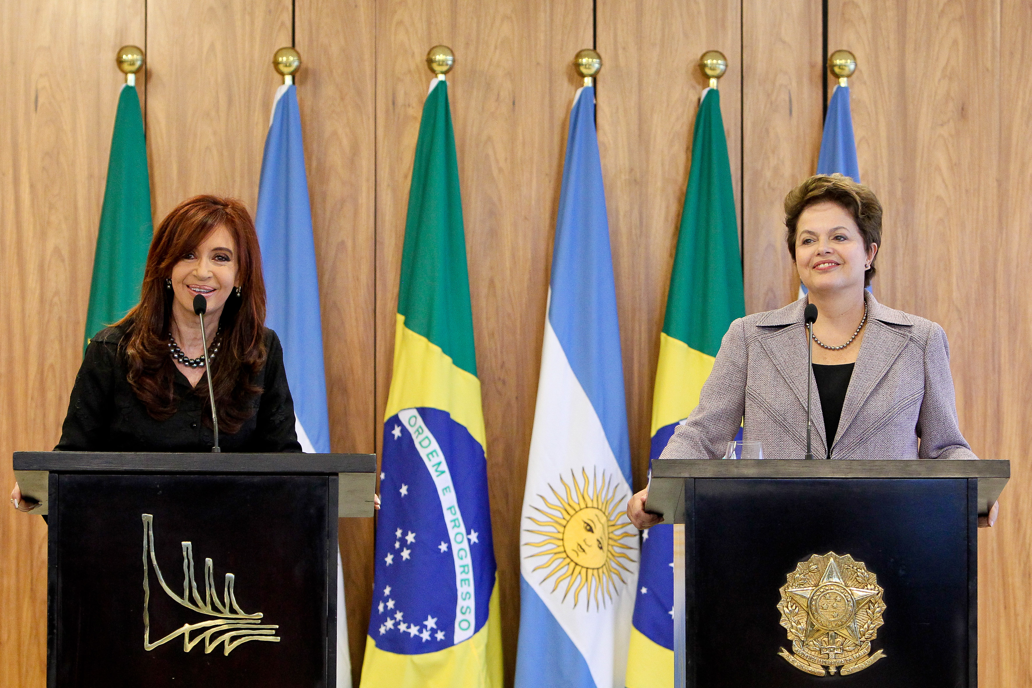 Presidenta Dilma Rousseff e a presidenta da Argentina, Cristina Kirchner, durante declaração à imprensa. Brasília-DF, 29/07/2011 