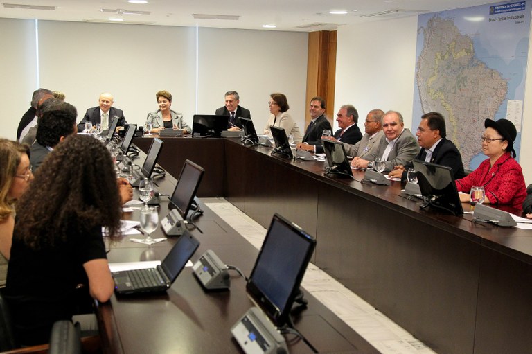 Presidenta Dilma Rousseff durante reunião com representantes das centrais sindicais (Brasília-DF, 29/08/2011)