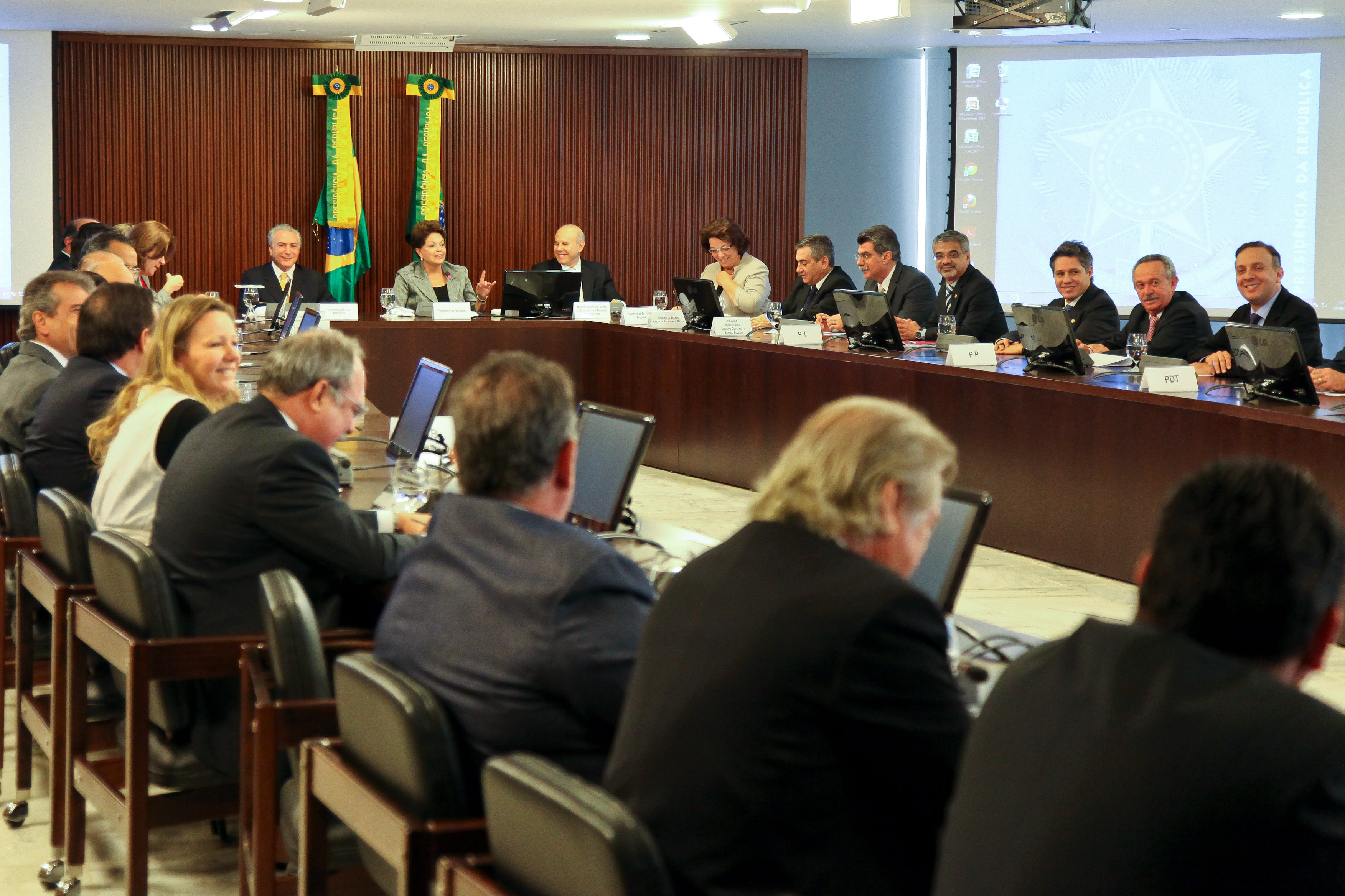 Presidenta Dilma Rousseff durante reunião do Conselho Político (Brasília-DF, 29/08/2011)