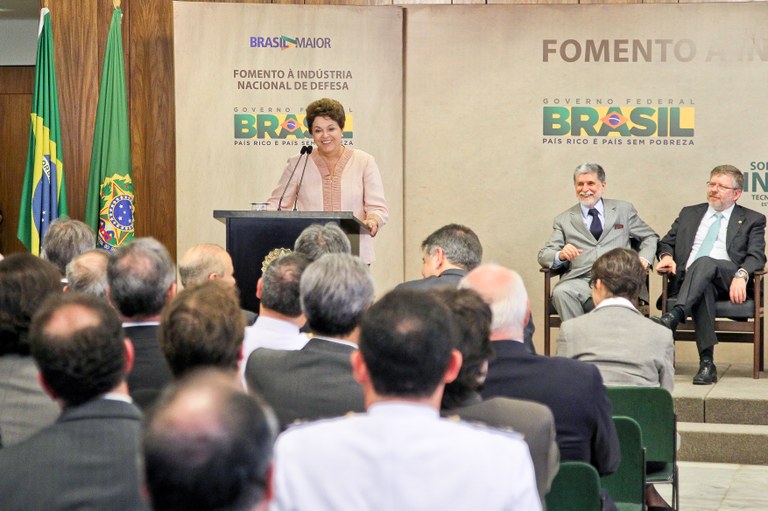 Presidenta Dilma Rousseff durante cerimônia de anúncio de Fomento à indústria Nacional de Defesa. Brasília-DF, 29/09/2011
