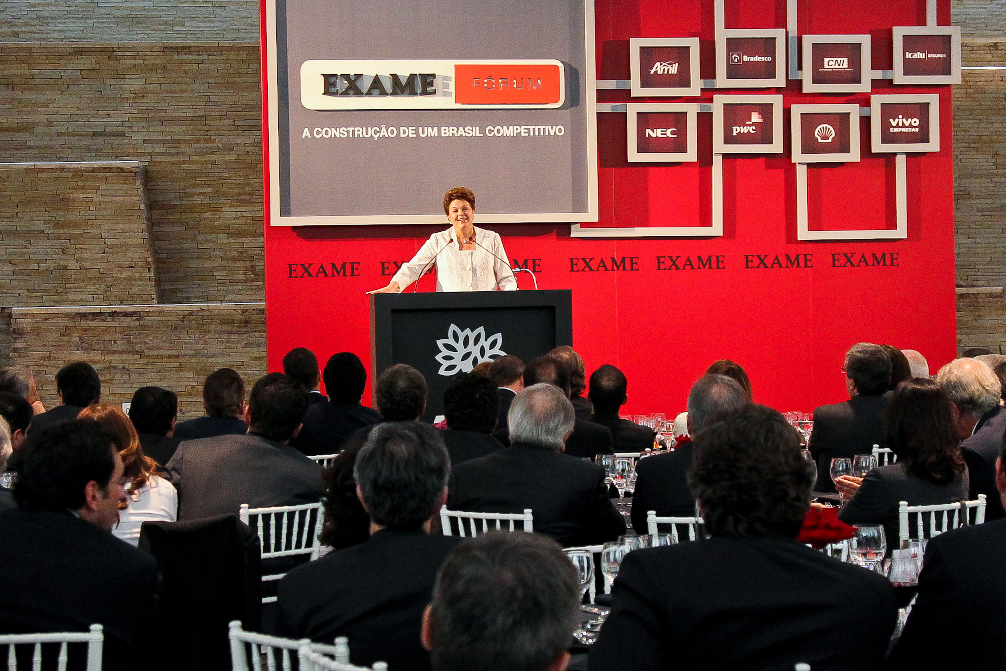 Presidenta Dilma Rousseff participa do Exame Fórum 2011 - Brasil Competitivo - como tornar o Brasil um país competitivo perante o mundo - como aproveitar as novas janelas de oportunidades. São Paulo - SP 30/09/2011