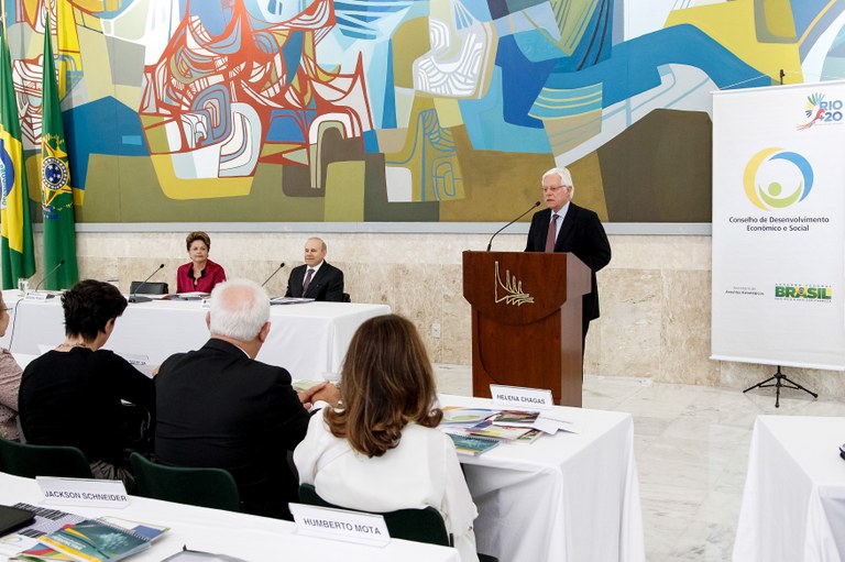 Presidenta Dilma Rousseff durante 39ª Reunião Ordinária do Pleno do Conselho de Desenvolvimento Econômico e Social - CDES. Brasília - DF, 30/08/2012