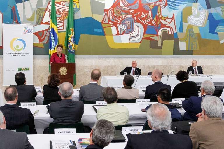 Presidenta Dilma Rousseff durante 39ª Reunião Ordinária do Pleno do Conselho de Desenvolvimento Econômico e Social - CDES. Brasília - DF, 30/08/2012