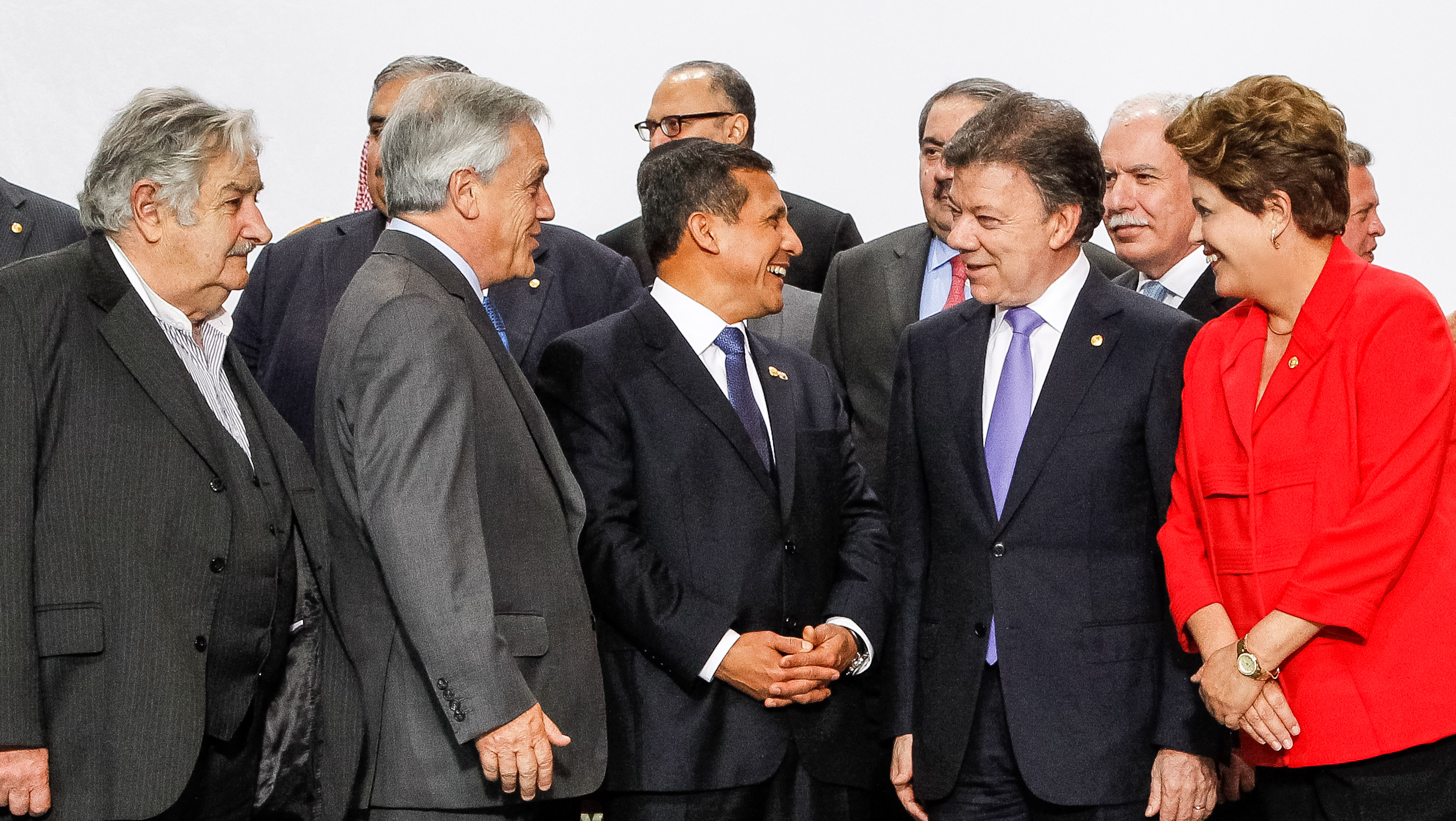 Presidenta Dilma Rousseff durante foto oficial na 3ª Cúpula ASPA. Lima - Peru, 02/10/2012