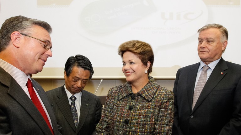 Presidenta Dilma Rousseff durante cerimônia de abertura da 81ª Assembléia-Geral da União Internacional das Ferrovias. Paris - FR, 12/12/2012 