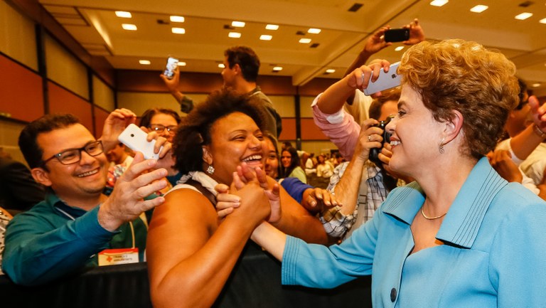 Presidenta Dilma Rousseff na abertura da Conferência Nacional de Direitos Humanos e encerramento das Conferências Nacionais dos Direitos da Criança e do Adolescente, da Pessoa Idosa, de LGBT e da Pessoa com Deficiência. Brasília-DF, 27/04/2016 Presidenta Dilma Rousseff na abertura da Conferência Nacional de Direitos Humanos e encerramento das Conferências Nacionais dos Direitos da Criança e do Adolescente, da Pessoa Idosa, de LGBT e da Pessoa com Deficiência. Brasília-DF, 27/04/2016