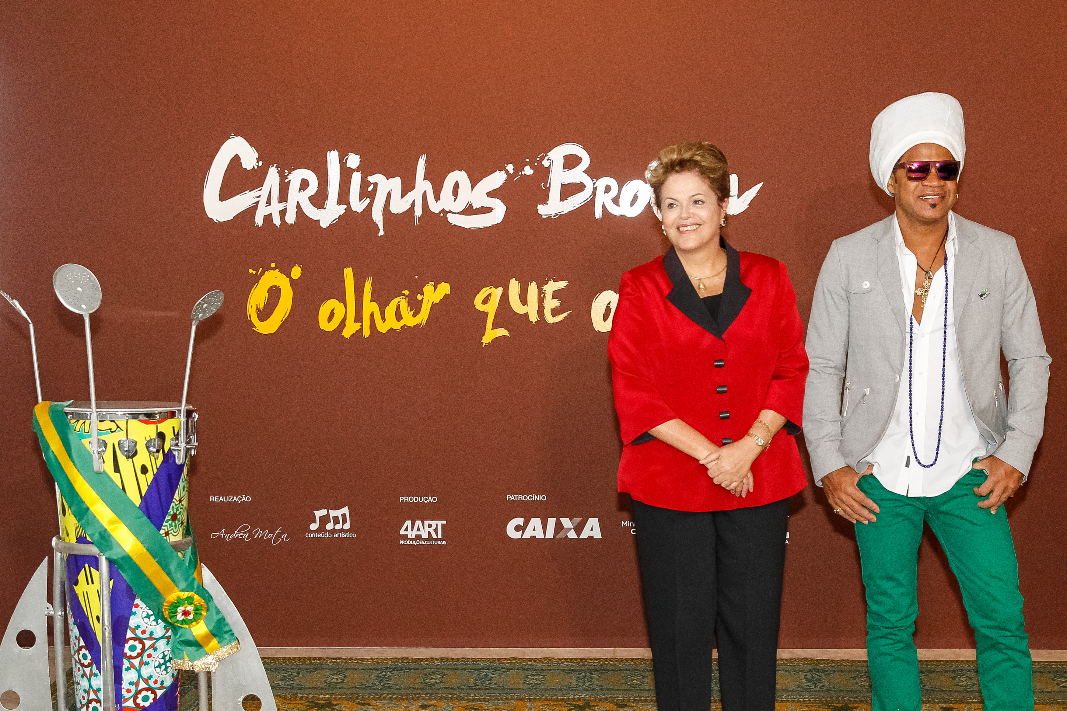 Presidenta Dilma Rousseff durante abertura da exposição "O olhar que ouve", de Carlinhos Brown. Brasília - DF, 23/04/2013