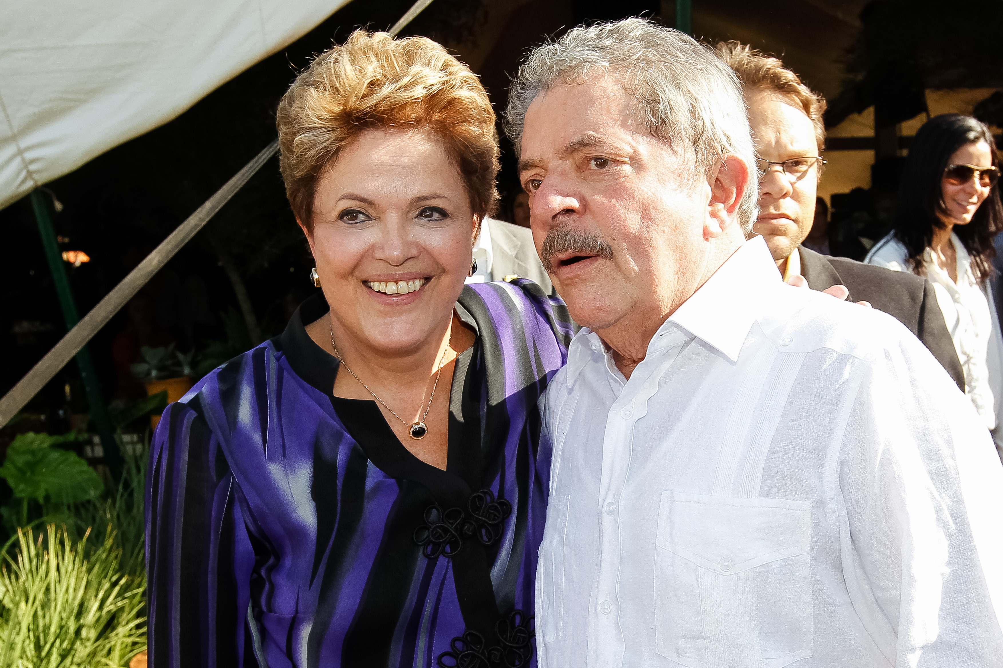 Presidenta Dilma Rousseff cumprimenta e posa para foto com o ex-presidente Lula após abertura oficial da 79ª Exposição Internacional de Gado Zebu - Expozebu 2013. Uberaba - MG, 03/05/2013