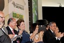 Presidenta Dilma Rousseff durante Cerimônia de assinatura do termo de adesão ao programa Minha Casa, Minha Vida pelo Governo do Estado de São Paulo e do termo de compromisso para a construção de 97 mil unidades habitacionais da faixa I. São Paulo - SP, 12/01/2012