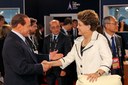 Presidenta Dilma Rousseff durante almoço de trabalho na Cúpula de Líderes do G20 cumprimenta o Primeiro-ministro da Itália Silvio Berlusconi. Cannes - França, 03/11/2011