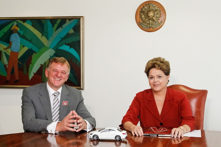Presidenta Dilma Rousseff recebe Andreas Renschler, CEO da Mercedes-Benz Cars & Vans e Membro do Board da Daimler AG. Brasília - DF, 01/10/2013