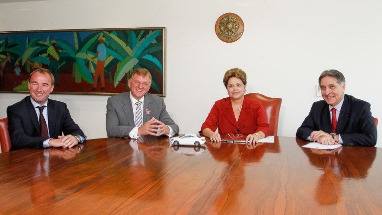 Presidenta Dilma Rousseff recebe Andreas Renschler, CEO da Mercedes-Benz Cars & Vans e Membro do Board da Daimler AG. Brasília - DF, 01/10/2013