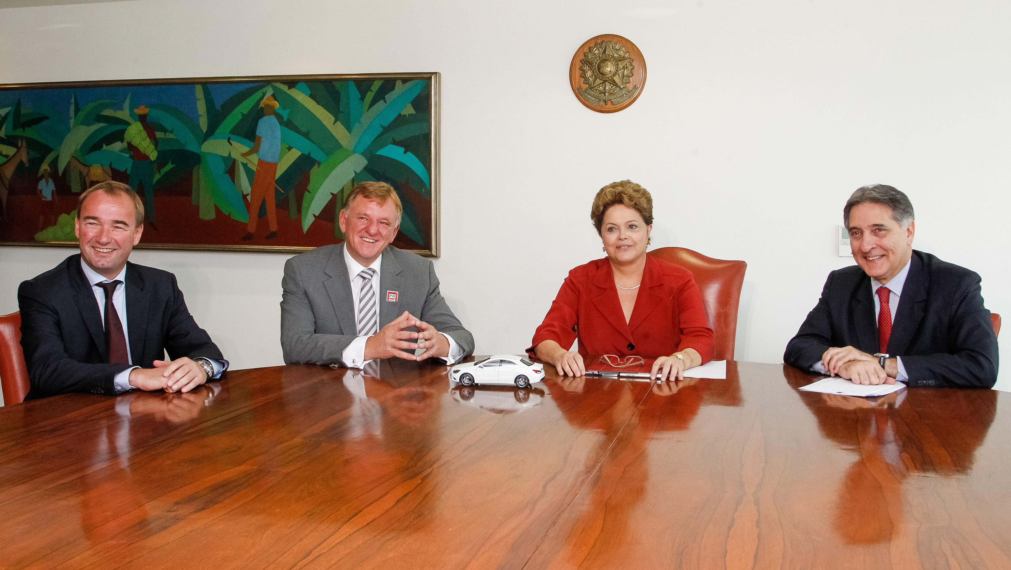 Presidenta Dilma Rousseff recebe Andreas Renschler, CEO da Mercedes-Benz Cars & Vans e Membro do Board da Daimler AG. Brasília - DF, 01/10/2013