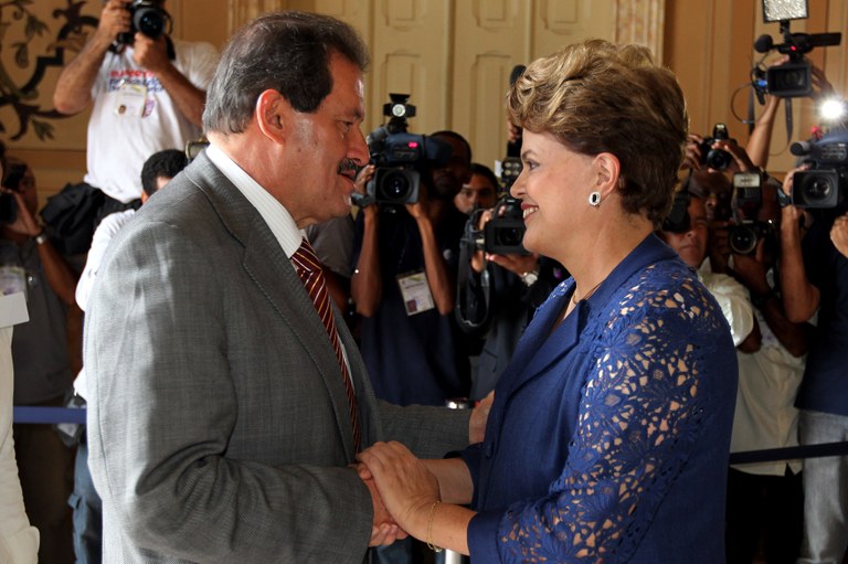 Presidenta Dilma Rousseff  recepciona o Sr. Angelino Garzón Vice Presidente da Colômbia, que participara do encontro Iberoamericano de Alto Nível em comemoração ao Ano Internacional dos Afrodescendentes. Salvador-BA,19/11/2011