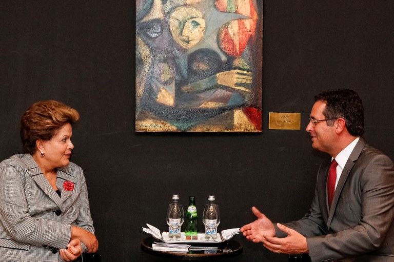 Presidenta Dilma Rousseff durante encontro com o senhor António José Seguro, secretário-geral do Partido Socialista Portugues. Lisboa - Portugal, 09/06/2013