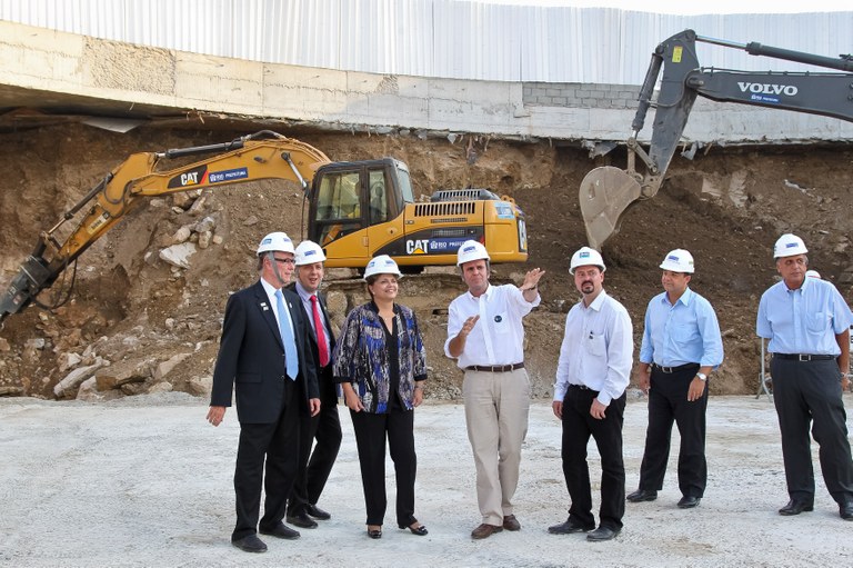  Presidenta Dilma Rousseff durante a cerimônia de Anúncio de Investimento de Mobilidade em Madureira. Rio de Janeiro - RJ, 21/03/2012