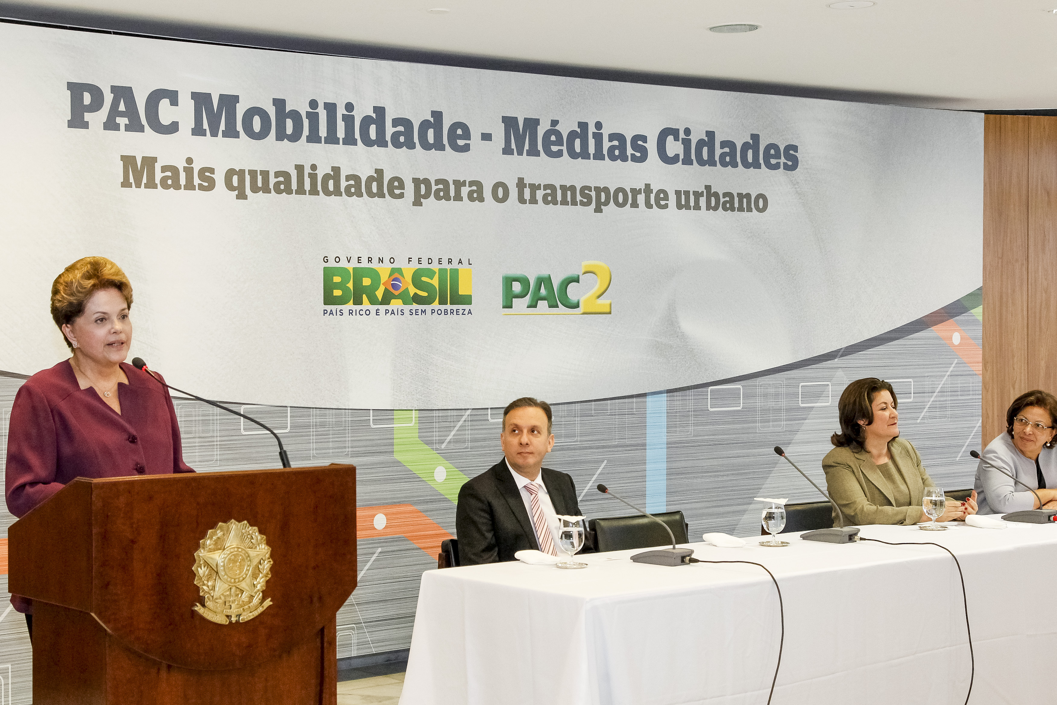Presidenta Dilma Rousseff durante apresentação do PAC Mobilidade Médias Cidades, no Palácio do Planalto. Brasília - DF, 19/07/2012