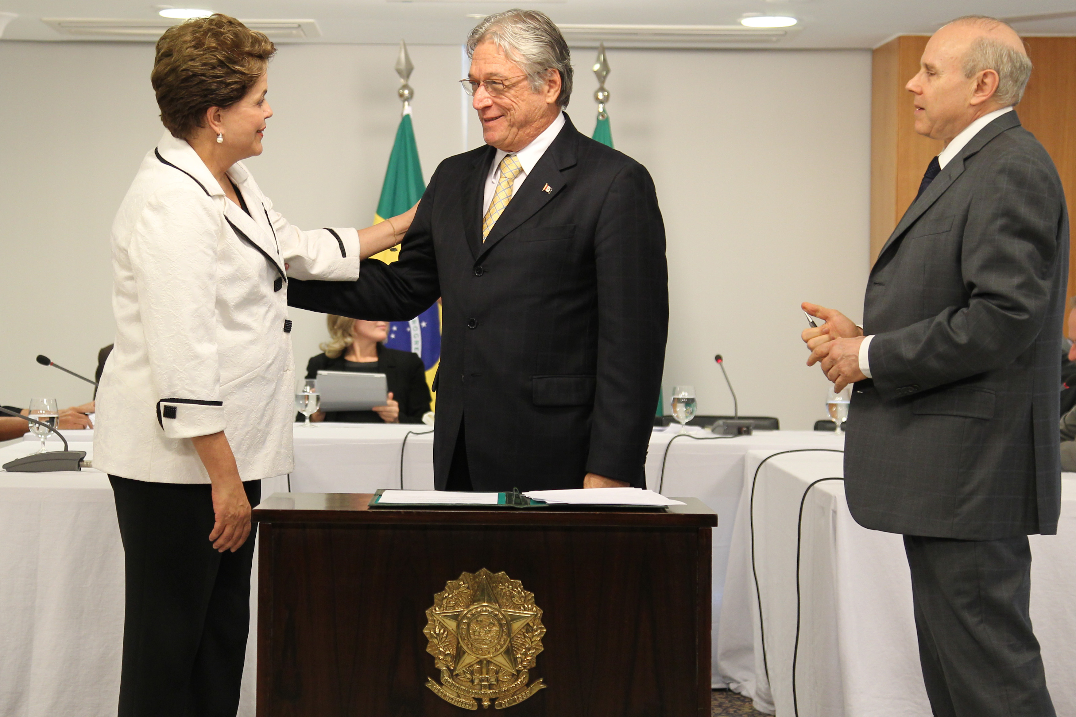 Presidenta Dilma Rousseff e o Governador de Alagoas Teotônio Vilela durante assinatura de termo de entendimento para ampliação de crédito fiscal dos estados de AL, MA, MG, PR, RJ, RS e SP. Brasília - DF, 10/11/2011