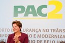 Presidenta Dilma Rousseff durante cerimônia de assinatura do termo de compromisso para elaboração do projeto executivo das obras de reformulação e modernização do anel rodoviário de Belo Horizonte. Belo Horizonte-MG, 12/06/2012