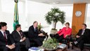 Presidenta Dilma Rousseff durante audiência com o  Senhor Paulo Ziulkoski, Presidente da Confederação Nacional dos Municípios,  e Representantes de Entidades Municipalistas. Brasília-DF, 11/07/2013