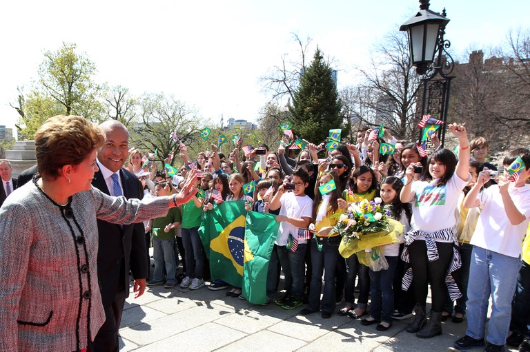 Presidenta Dilma Rousseff durante cerimônia  oficial de chegada a Boston . Boston-EUA, 10/04/2012