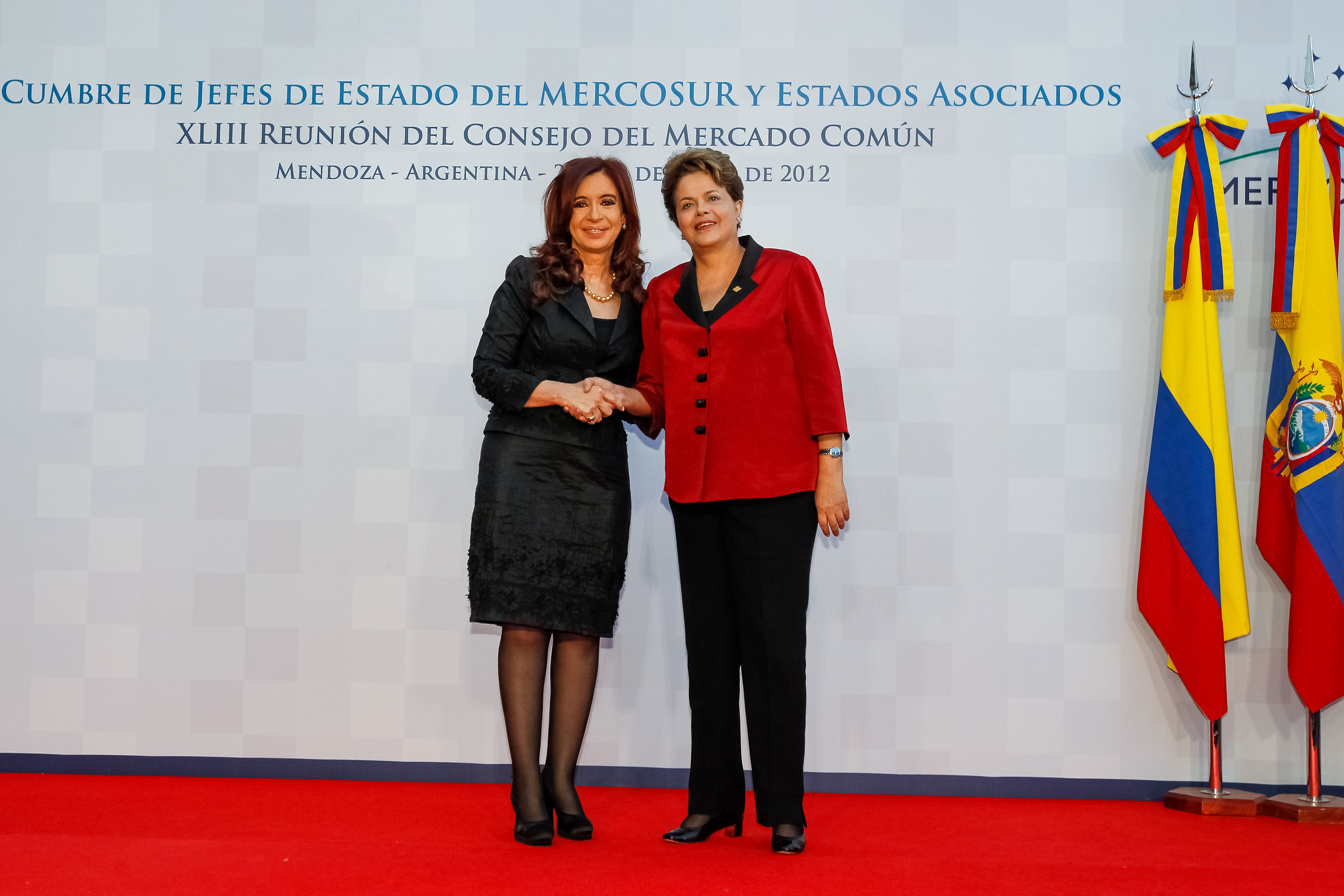 Presidenta Dilma Rousseff é recebida pela presidenta Cristina Kirchner durante café da manhã de trabalho com os chefes de estado do MERCOSUL. Mendoza - ARG, 29/06/2012