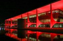 Palácio do Planalto participa da Campanha Dezembro Vermelho, alerta sobre a prevenção da AIDS. Brasília-DF, 02/12/2015