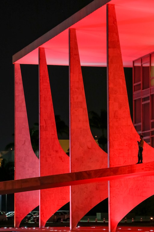  Palácio do Planalto participa da Campanha Dezembro Vermelho, alerta sobre a prevenção da AIDS. Brasília-DF, 02/12/2015  