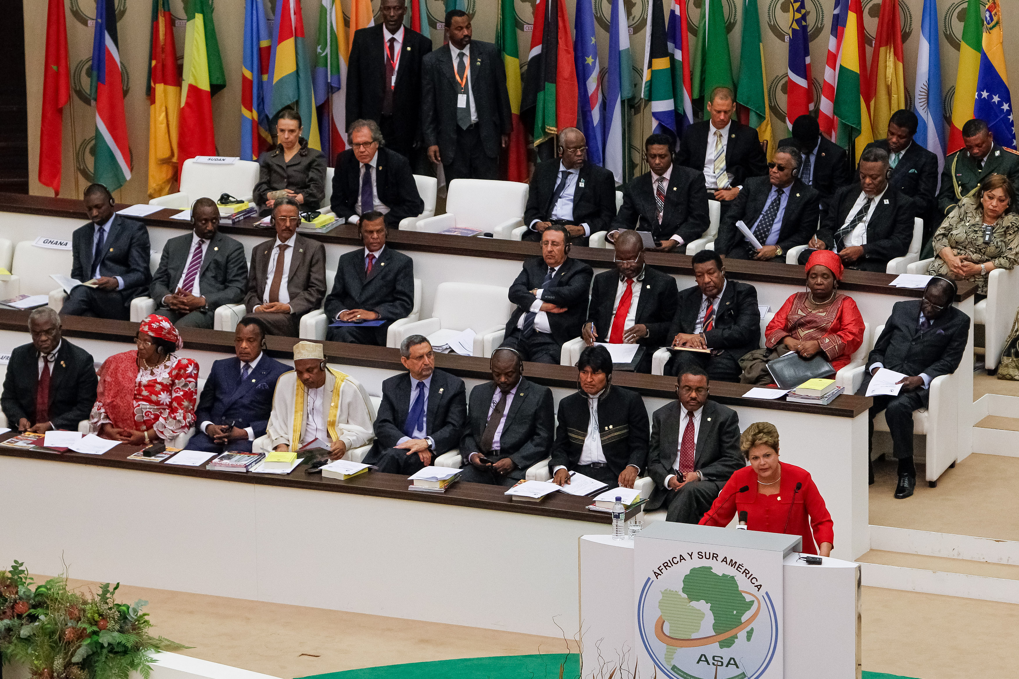 Presidenta Dilma Rousseff durante cerimônia de abertura da III Cúpula América do Sul-África.  Malabo - Guiné Equatorial, 22/02/2013