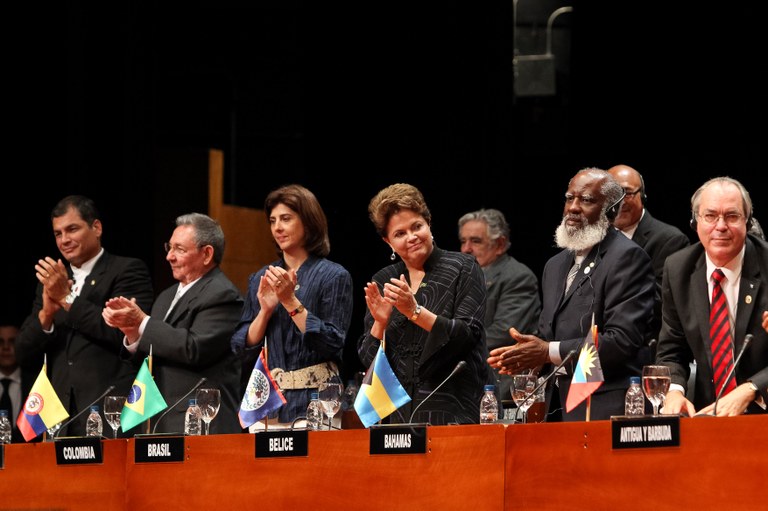 Presidenta Dilma Rousseff durante a Cerimônia de abertura da III Cúpula de Chefes de Estado e de Governo da América Latina e do Caribe (CALC) e I Cúpula da Comunidade de Estados Latino-americanos e Caribenhos (CELAC), no teatro Teresa Carreño. Caracas - Venezuela, 02/12/2011