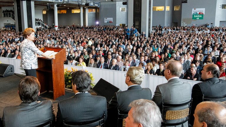 Presidenta Dilma Rousseff durante cerimônia de abertura do Encontro Nacional com os novos Prefeitos e Prefeitas. Brasília-DF, 28/01/2013