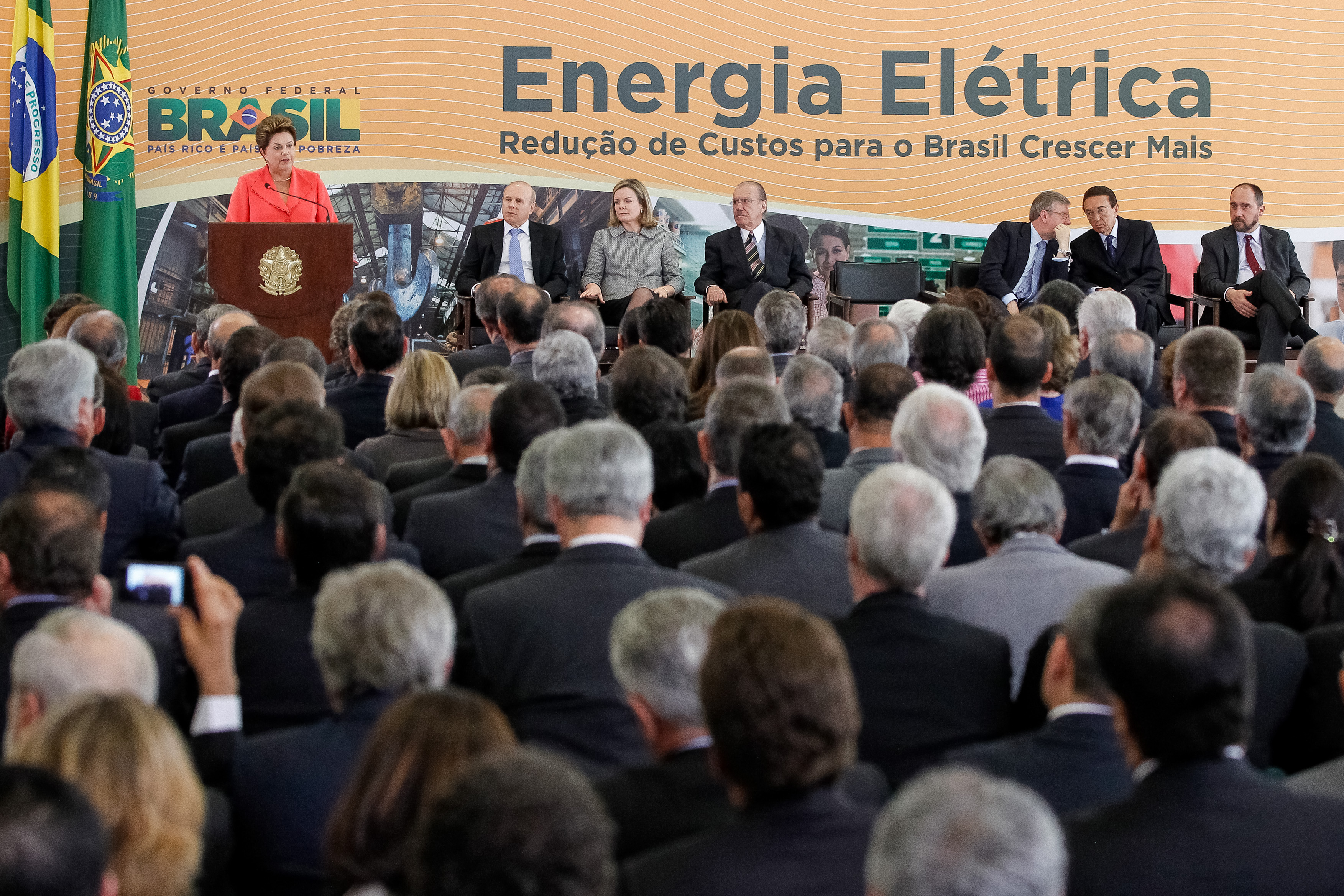 Presidenta Dilma Rousseff durante cerimônia de anúncio de redução do custo de energia. Brasília - DF, 11/09/2012