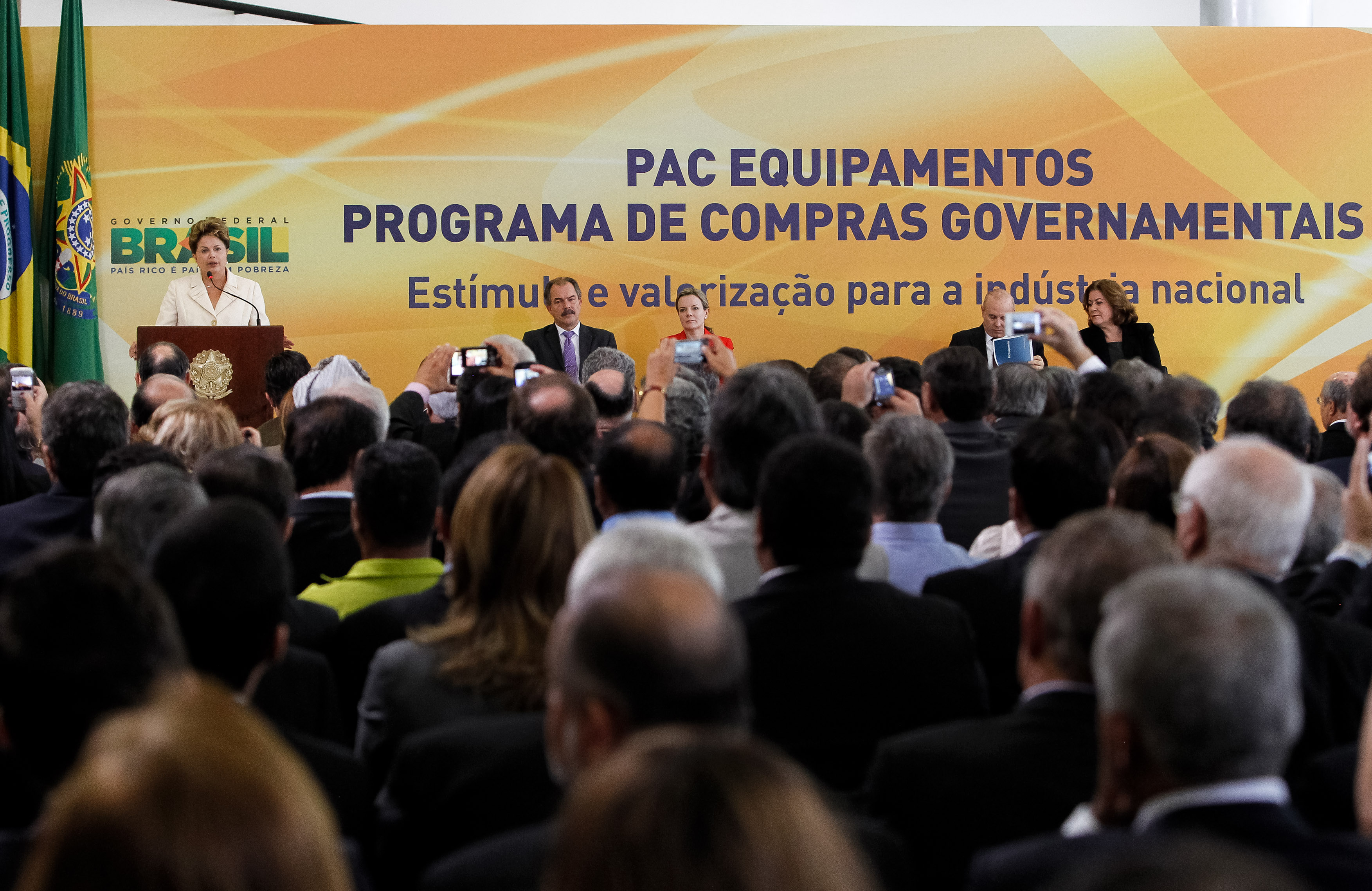  Presidenta Dilma Rousseff durante cerimônia de Anúncio do PAC Equipamentos – Programa de Compras Governamentais. Brasília - DF, 27/06/2012