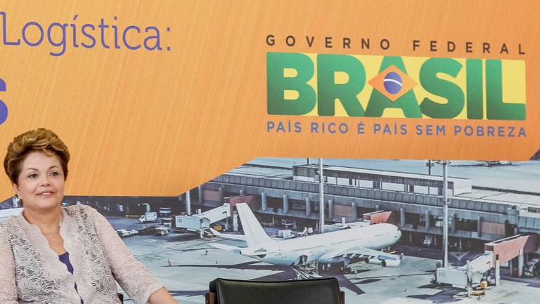Presidenta Dilma Rousseff durante cerimônia de anúncio do Programa de Investimentos em Logística: Aeroporto. Brasília, DF 20/12/2012