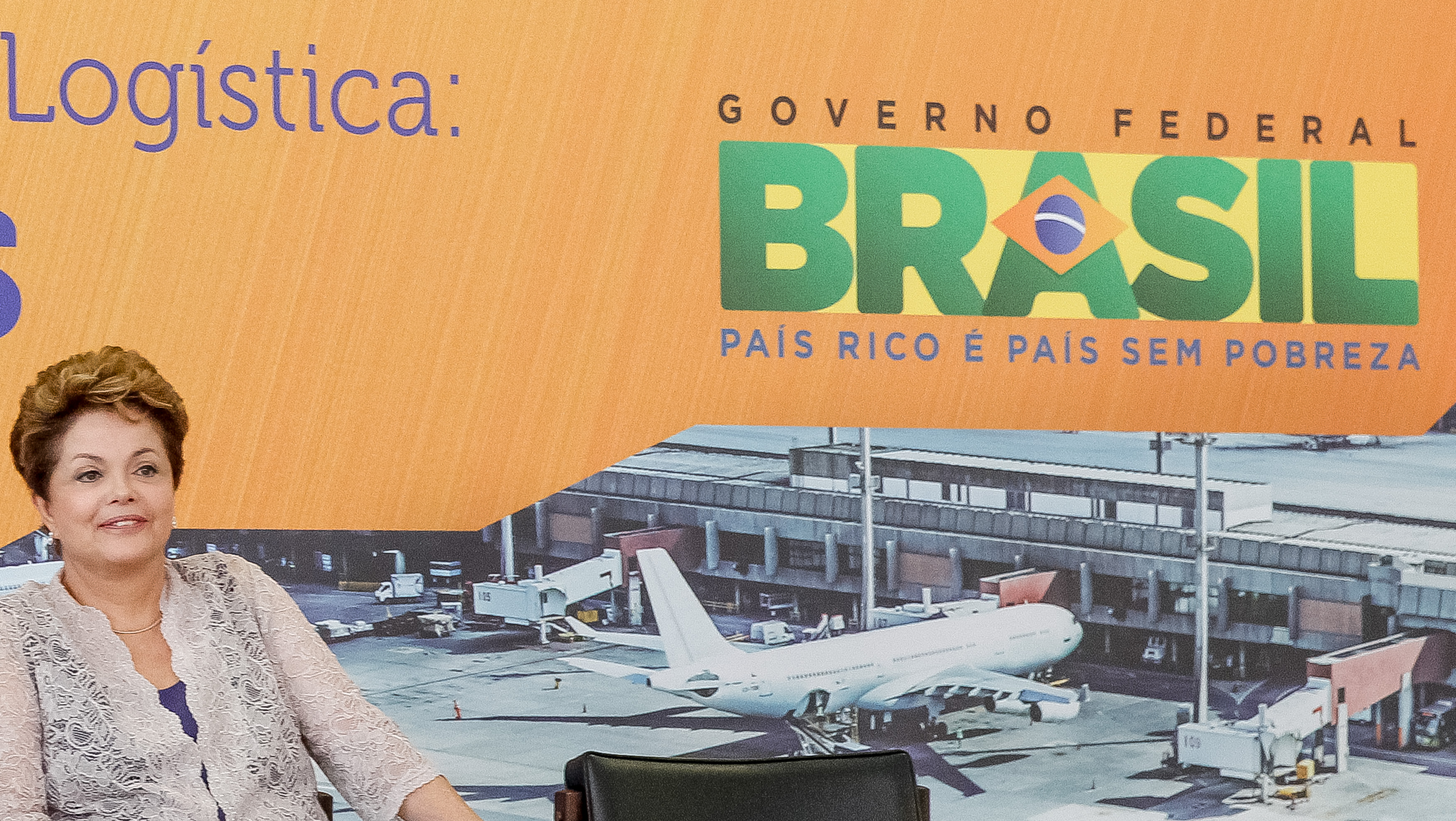 Presidenta Dilma Rousseff durante cerimônia de anúncio do Programa de Investimentos em Logística: Aeroporto. Brasília, DF 20/12/2012