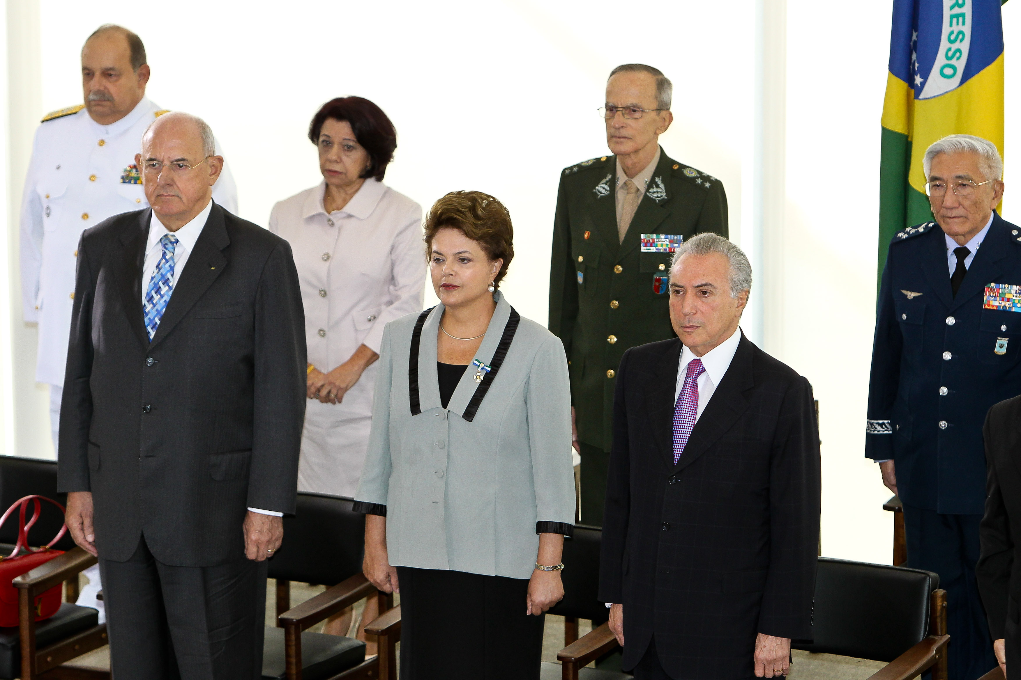 Presidenta Dilma Rousseff, o vice-presidente Michel Temer, e o ministro da Defesa, Nelson Jobim, durante cerimônia de apresentação dos novos oficiais-generais, no Palácio do Planalto. Brasília-DF, 05/04/2011 
