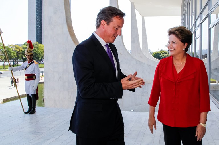 Presidenta Dilma Rousseff durante cerimônia de chegada do Primeiro-Ministro do Reino Unido, David Cameron, ao Palácio do Planalto. Brasília-DF, 28/09/2012