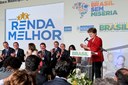 Presidenta Dilma Rousseff durante cerimônia de comemoração de 1 milhão e meio de beneficiados pelo Plano Brasil sem Miséria por meio da integração dos programas Renda Melhor, Cartão Família Carioca e Bolsa Família. Rio de Janeiro - RJ, 26/04/2012