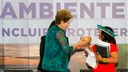 Presidenta Dilma Rousseff e Sônia Bone de Souza Silva Santos, vice-coordenadora das organizações Indigenas da Amazônia Brasileira, da etnia Guajajara durante cerimônia de comemoração do Dia Mundial do Meio Ambiente. Brasília - DF, 05/06/2012