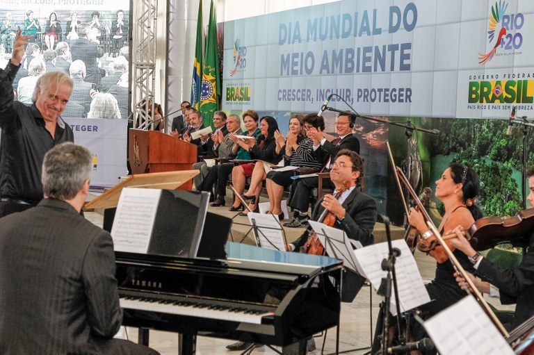 Presidenta Dilma Rousseff durante cerimônia de comemoração do Dia Mundial do Meio Ambiente. Brasília - DF, 05/06/2012