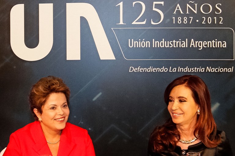 Presidenta Dilma Rousseff durante cerimônia de encerramento da 18ª Conferência  Industrial Argentina. Los Cardeles - Argentina, 28/10/2012